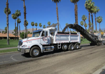 Grinder Loading Dump Truck for Recycling